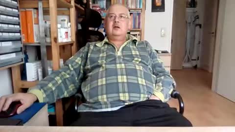 busi online show from May 15, 10:56 am