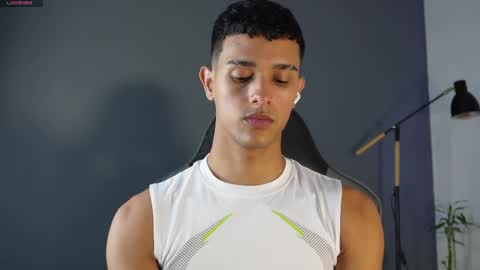 Buster independent model online show from May 1, 6:49 am