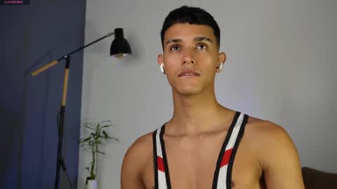 Buster independent model online show from April 30, 5:47 am