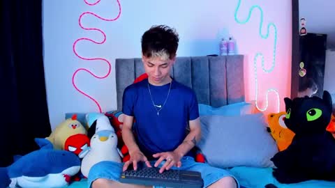 callum online show from May 12, 4:21 am