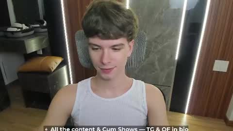 Hey I am Calvin  online show from June 23, 5:16 pm