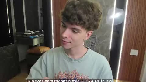 Hey I am Calvin  online show from August 1, 3:22 pm