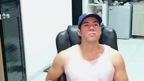camara110 online show from May 18, 2:19 am