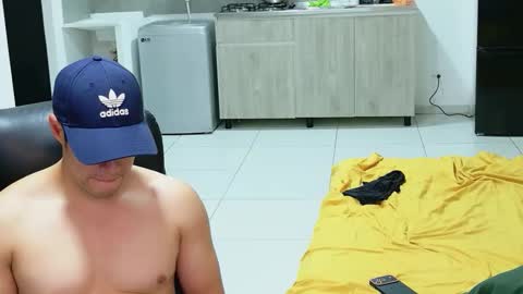 camara110 online show from May 15, 1:47 am