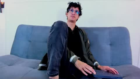 Camilo online show from June 4, 3:12 am