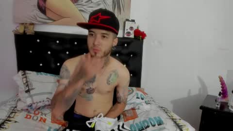 camiloherrera1 online show from May 29, 12:04 pm
