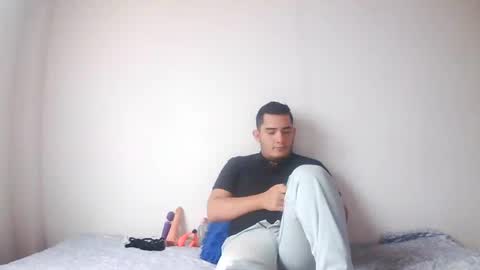 Camilowhite  online show from August 4, 9:52 pm