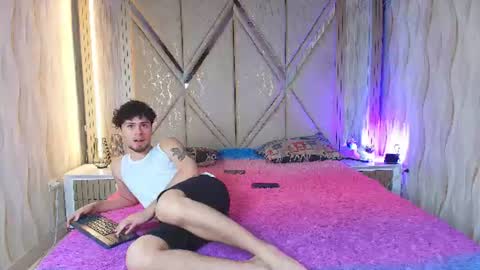 candy_twinkboy online show from July 6, 12:18 am
