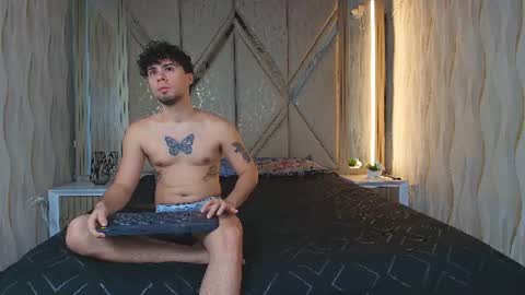 candy_twinkboy online show from June 28, 1:11 am