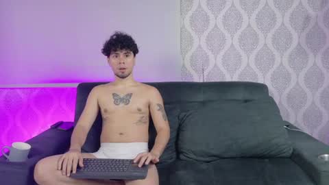 candy_twinkboy online show from July 3, 1:23 am