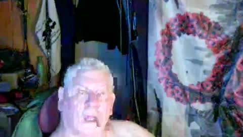 canoelicker69 online show from May 2, 9:45 am