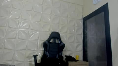 carlos_vegaa online show from April 29, 6:47 pm