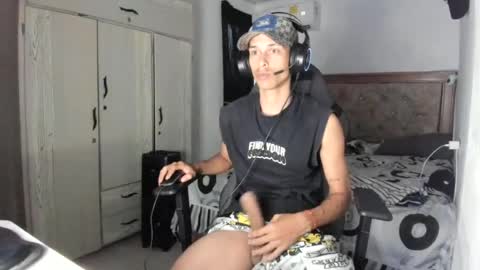 carlossmi01 online show from July 5, 7:54 pm