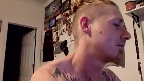 carolinajuggalo17 online show from April 27, 4:20 am