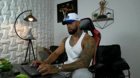 Matheo Brown online show from May 18, 5:17 pm