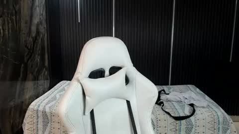 chacorta_ online show from July 25, 12:57 pm