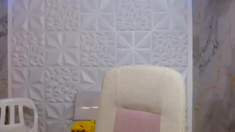 chacorta_ online show from June 11, 1:42 pm