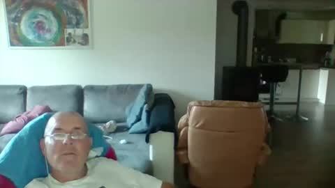 charles6064 online show from June 1, 2:06 pm
