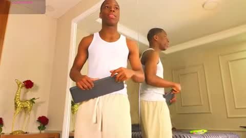 charlesbrown_ online show from June 16, 1:13 pm