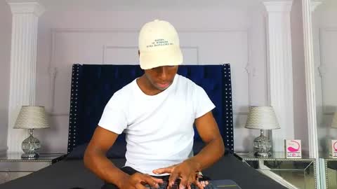charlesbrown_ online show from April 26, 3:31 pm