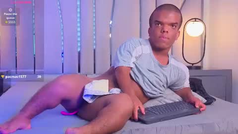 charlie_walkerr online show from July 29, 9:25 pm