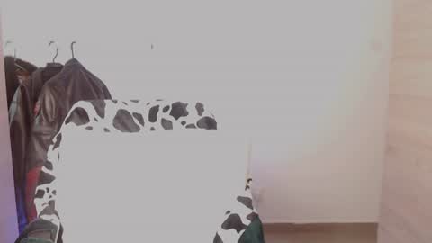 chomelo online show from July 8, 7:51 pm