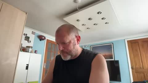 chris_buter online show from June 24, 9:34 am