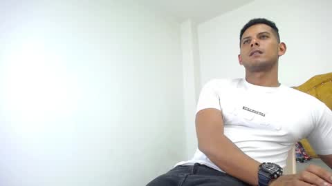 chris_dick2 online show from May 14, 5:27 am