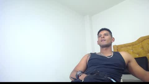 chris_dick2 online show from May 16, 5:38 am