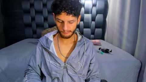 chris_grey2 online show from June 23, 12:20 pm