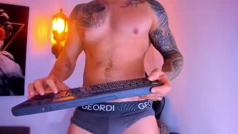 chris_milleer online show from July 5, 4:52 am