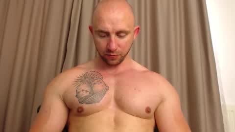 chrisbigbiceps online show from May 28, 3:32 pm