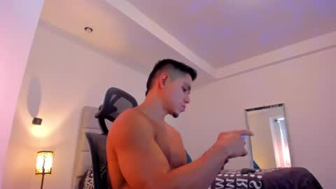 chrismorgan24 online show from June 4, 3:29 pm