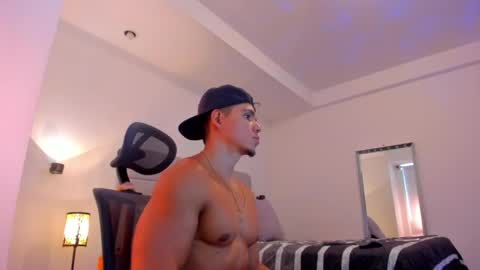 chrismorgan24 online show from May 9, 6:09 pm