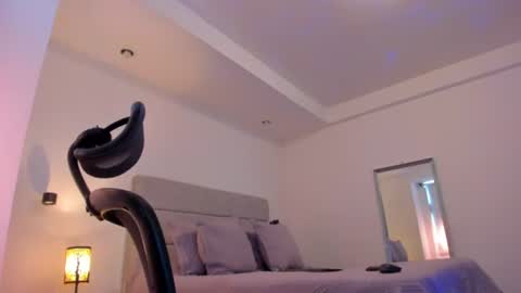 chrismorgan24 online show from August 3, 5:08 pm