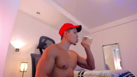chrismorgan24 online show from May 13, 5:21 pm
