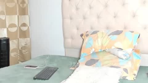 Chriss Vall online show from May 17, 12:30 am