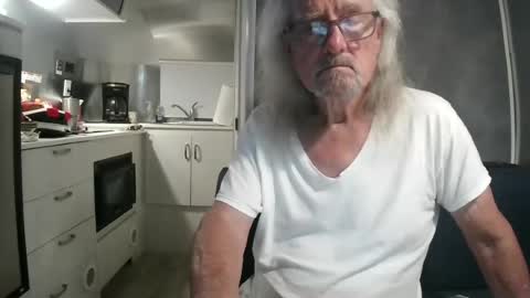 chuck3355257141 online show from April 27, 11:52 pm