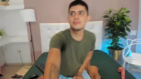 clark_dick16 online show from August 2, 12:10 am
