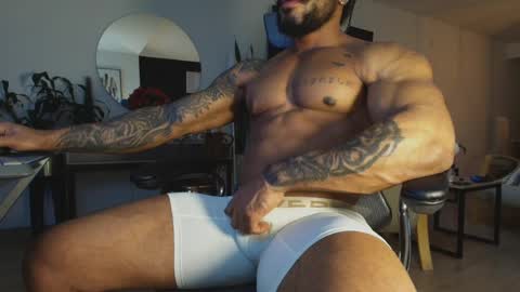 clark_strong online show from May 11, 10:39 am