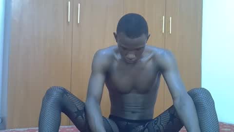clive_damian online show from May 14, 12:08 am