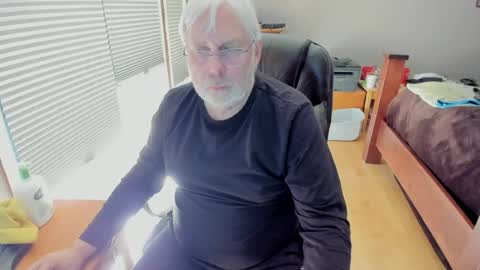 cloudalert62 online show from August 4, 9:19 pm