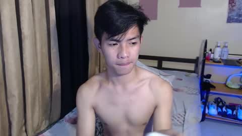 clyde_twinkx online show from May 16, 10:47 am