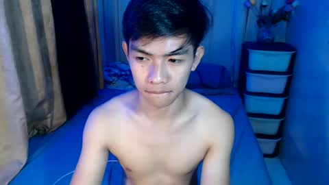 clyde_twinkx online show from July 31, 10:26 am