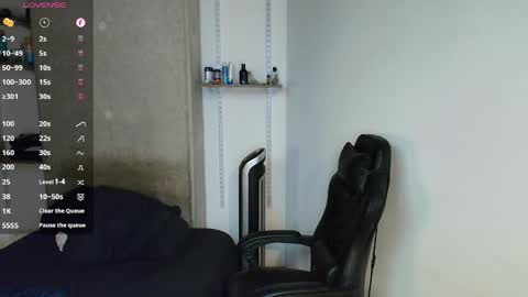 colombianmuscle8 online show from May 19, 2:18 am