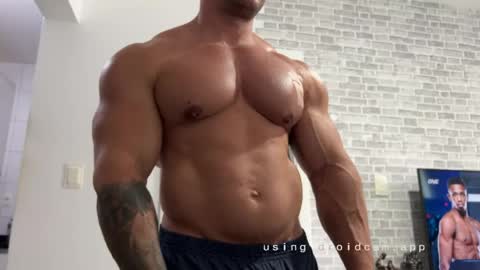 couplemuscle40 online show from May 8, 2:50 pm