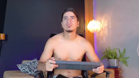criss_hardcock_ online show from July 14, 12:55 pm
