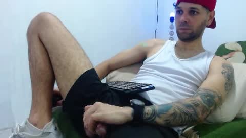 cristianhot125 online show from May 5, 11:49 pm