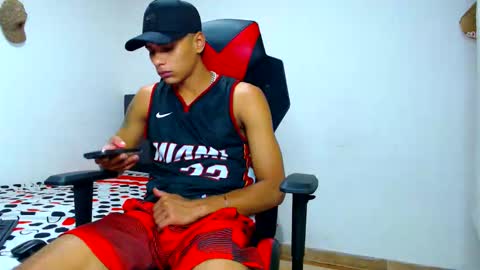 cristian online show from May 8, 8:04 am