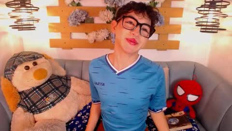 Cristopher  online show from May 1, 9:06 pm
